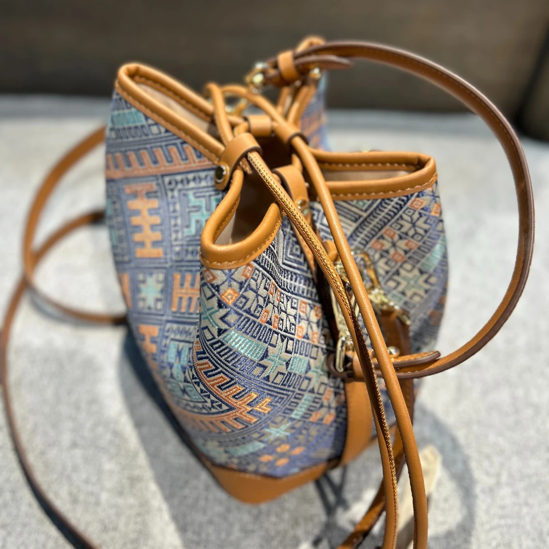 谭湘光 | 广西非遗壮潮锦韵水桶包大容量时尚国风女包复古女士