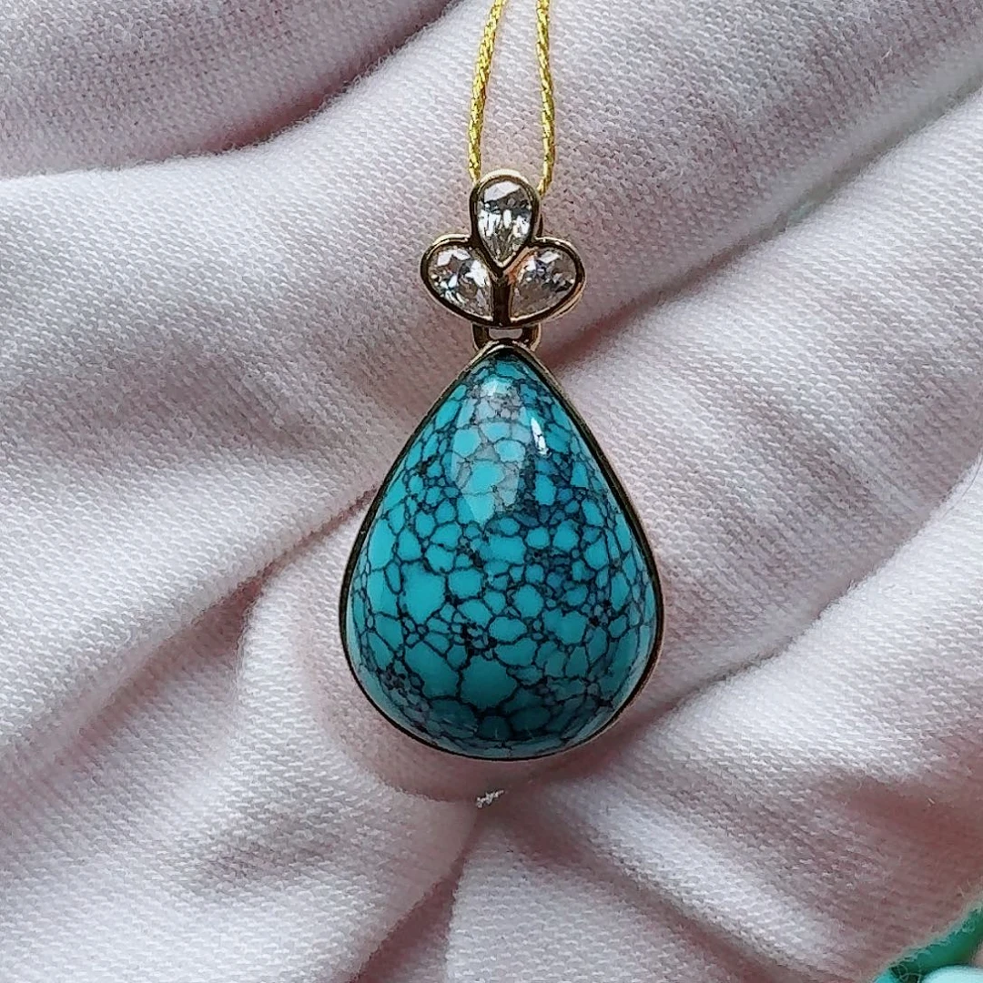 18K金镶嵌绿松石珠宝奇石