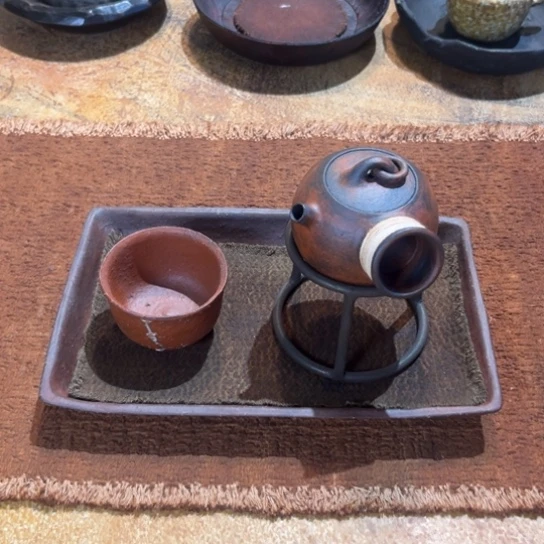 景德镇鱼和熊手工陶艺