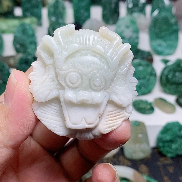 未镶嵌独山玉颈饰