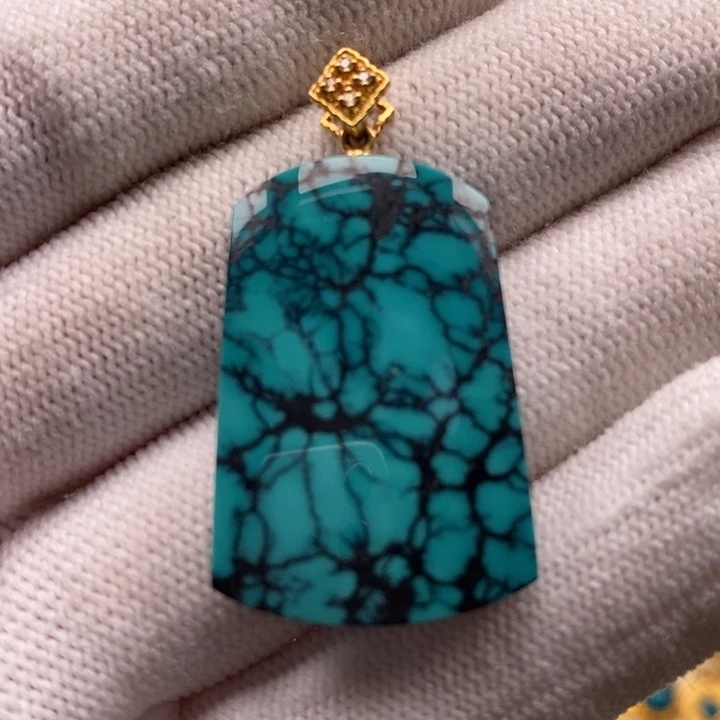 18K金镶嵌绿松石珠宝奇石乌兰花无事牌20.2mmAA754