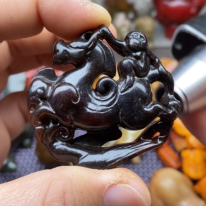 未镶嵌蛇纹石玉颈饰