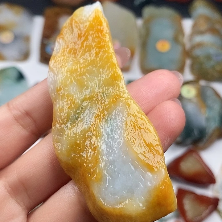 颈饰未镶嵌翡翠天然