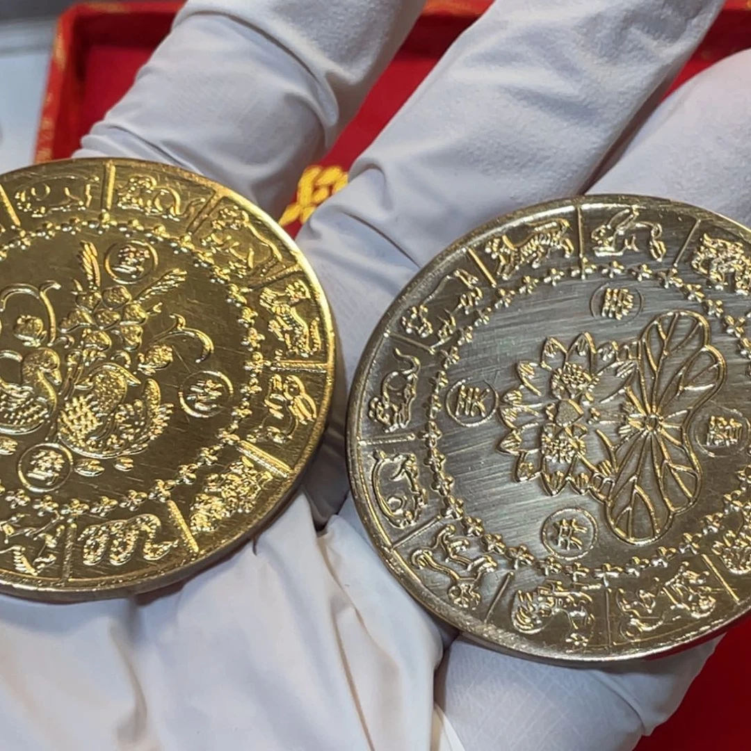 其他普通金属一对鸳鸯芙蓉章带盒