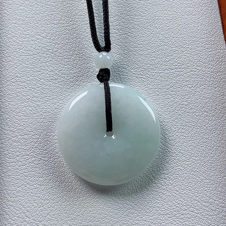 翡翠未镶嵌颈饰孤品