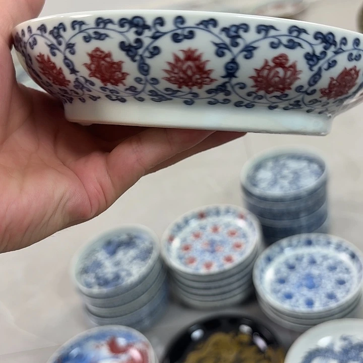 瓷片釉里红缠枝莲大胡乘景德镇
