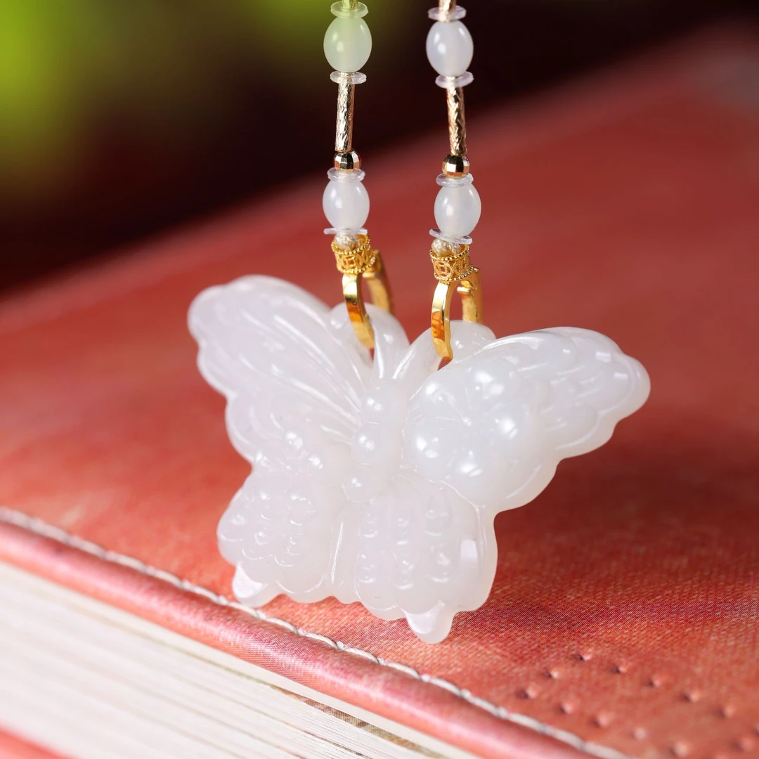 白玉世家九紫离火/18K金蝴蝶项链