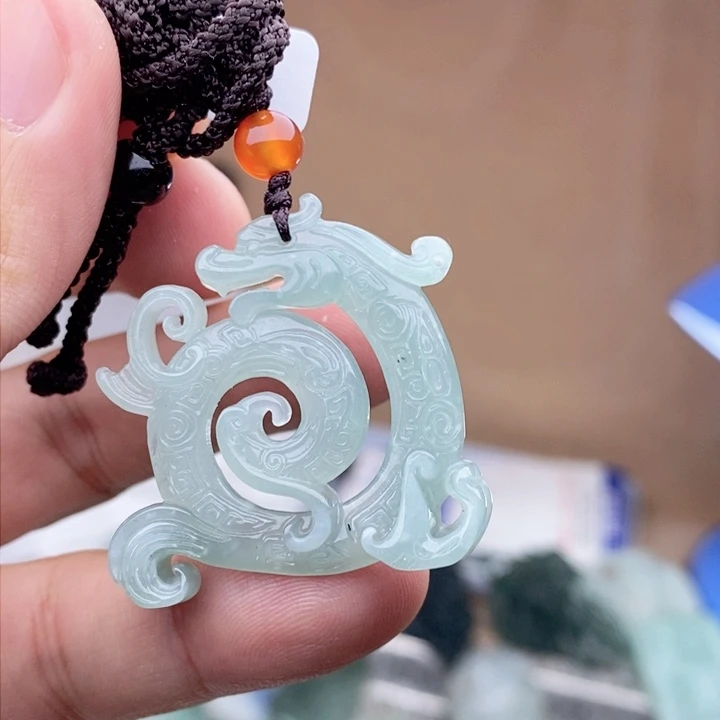 翡翠颈饰未镶嵌好