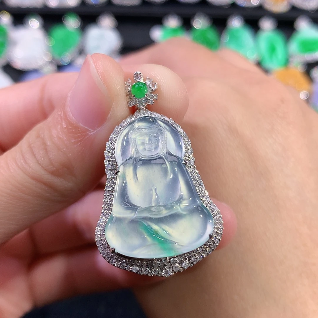 翡翠18K金镶嵌颈饰