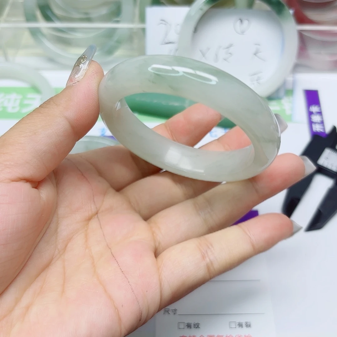 未镶嵌手镯石英质玉125/5352