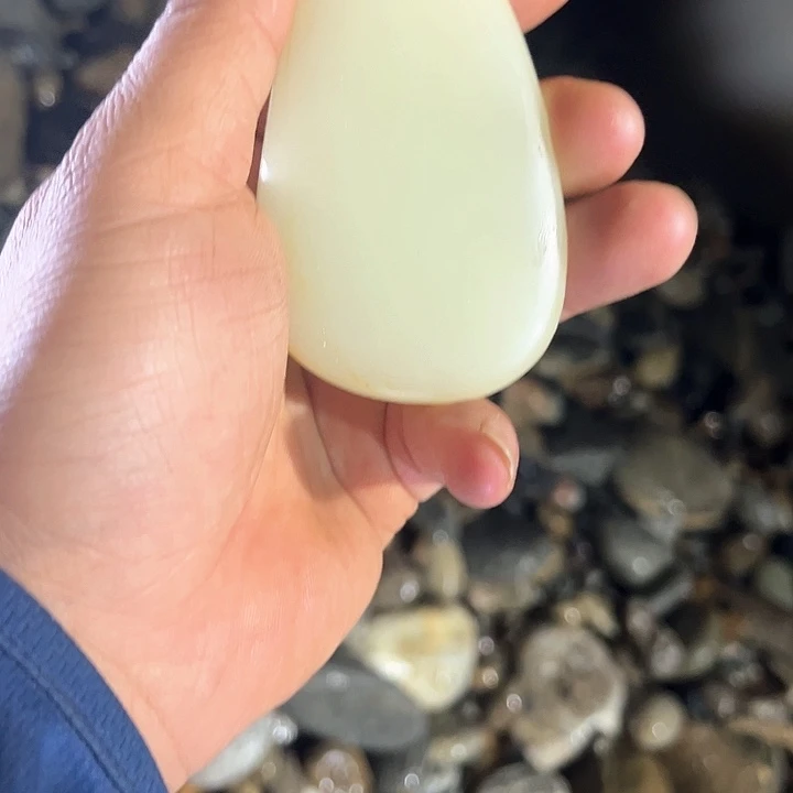 未镶嵌和田玉（糖玉）珠宝奇石