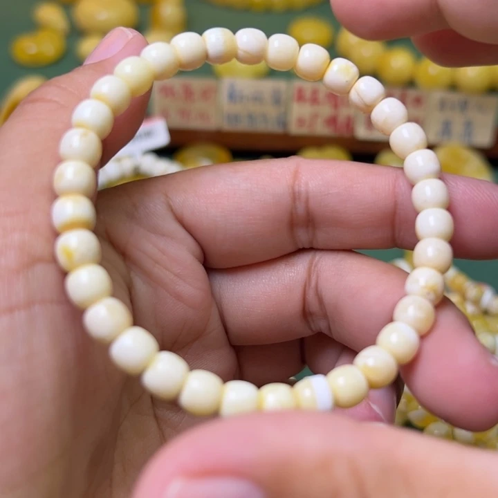 蜜蜡未镶嵌珠宝奇石