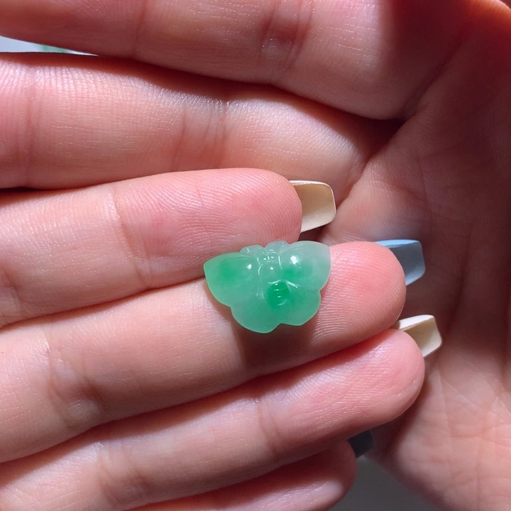 翡翠未镶嵌颈饰17