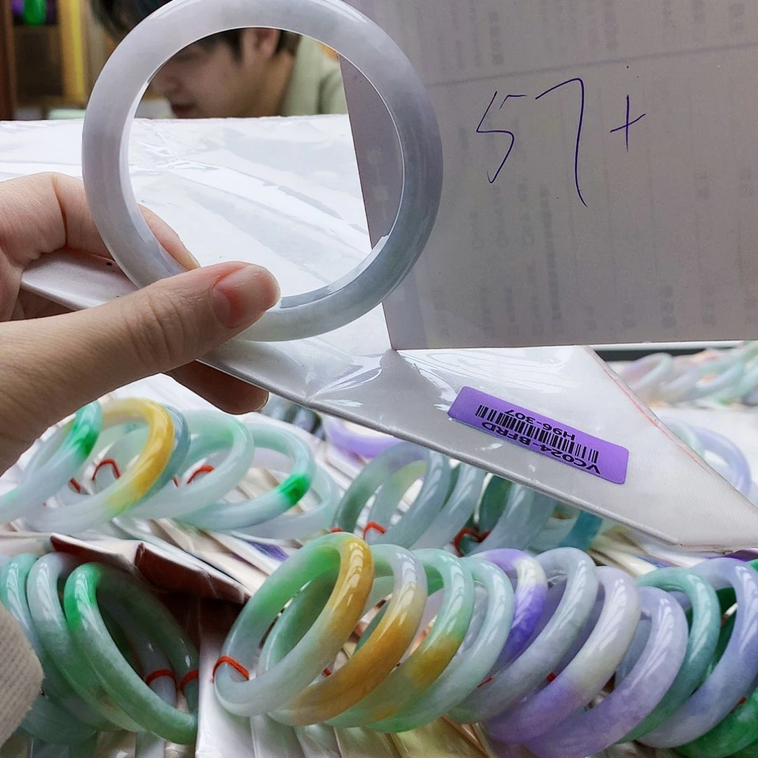 翡翠未镶嵌手镯vhj