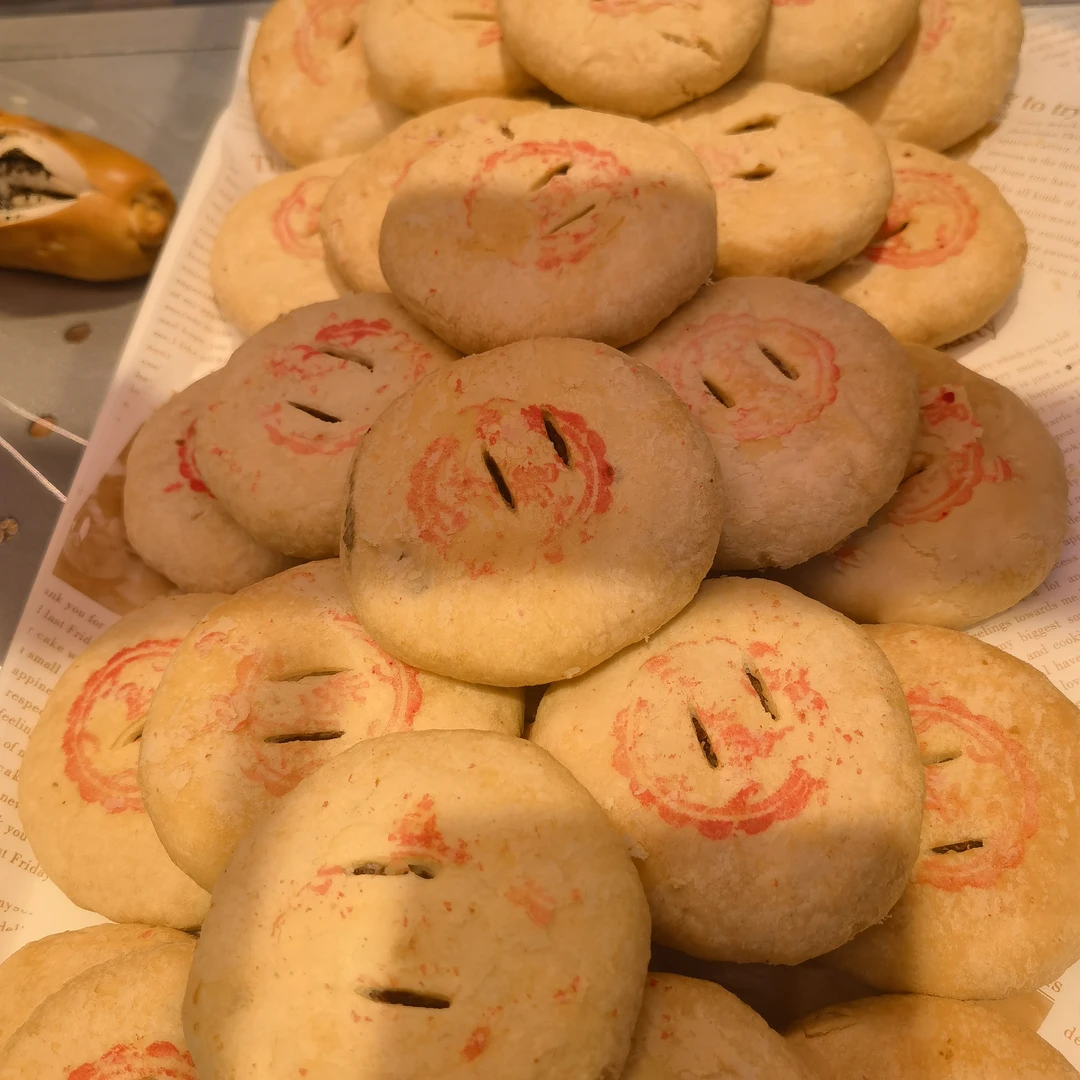 「多吉奶奶」玫瑰鲜花饼