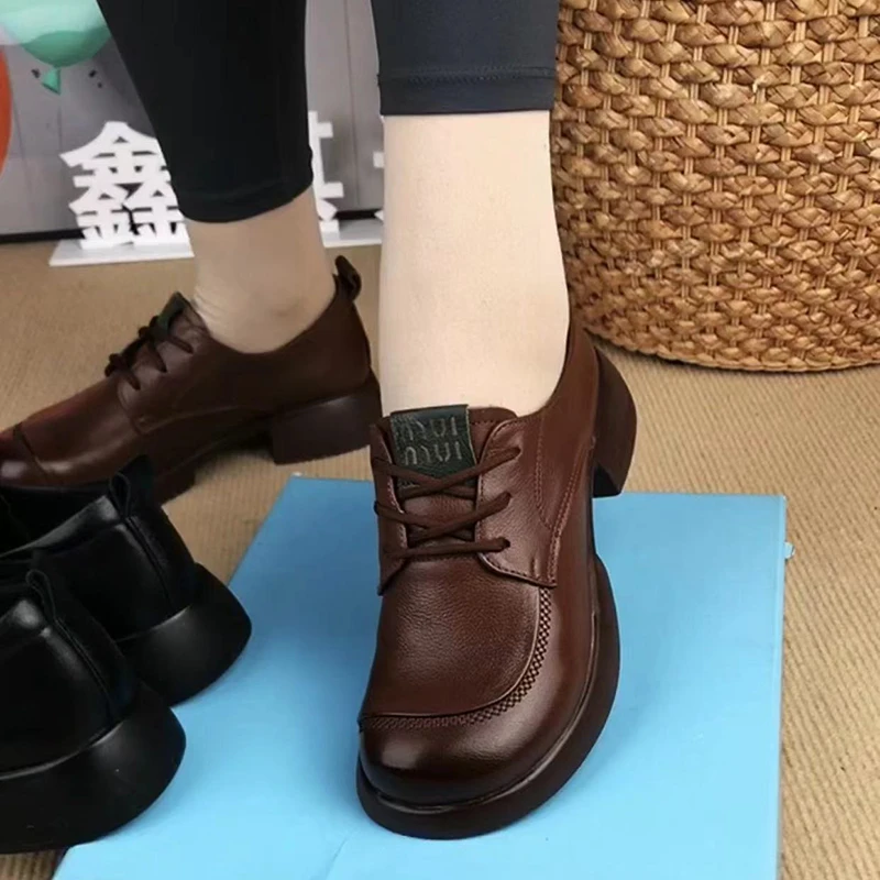 真皮2025新款舒适软底厚底妈妈单鞋圆头轻便休闲百搭细带软皮女鞋