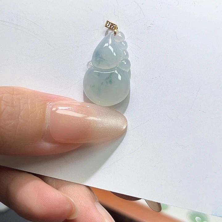 颈饰18K金镶嵌翡翠