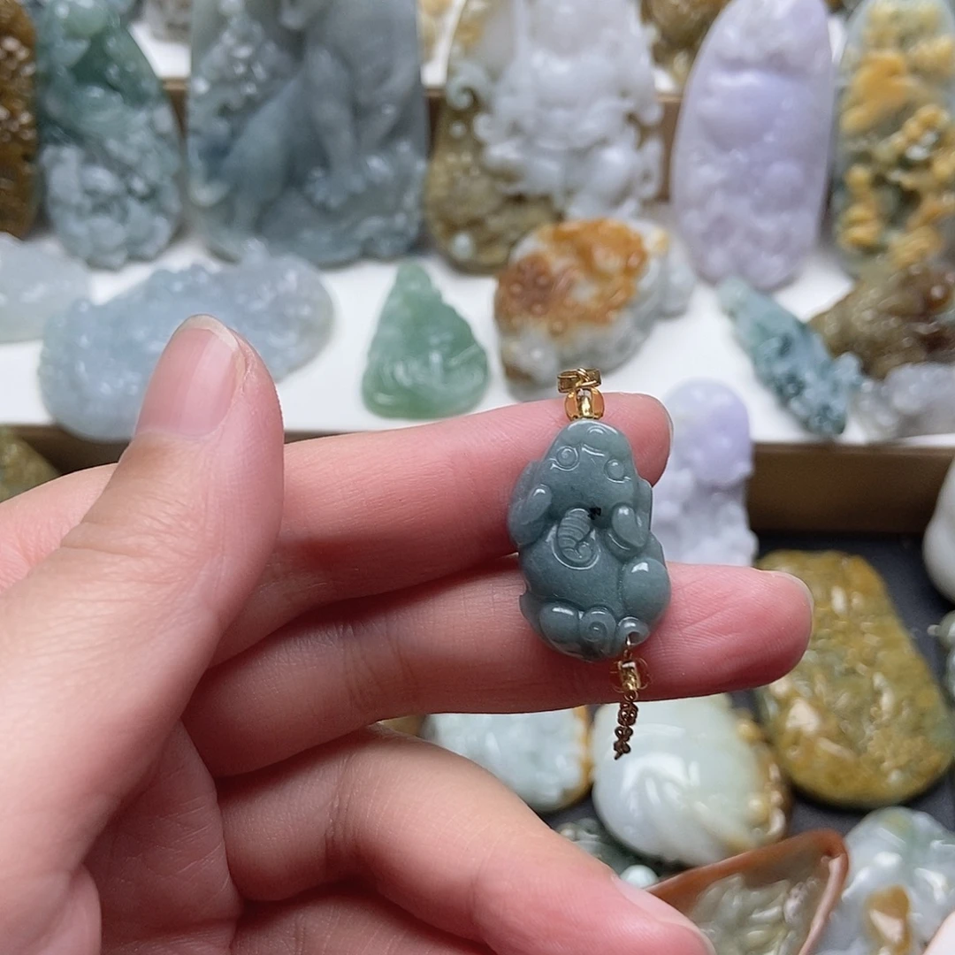 翡翠未镶嵌颈饰翡翠