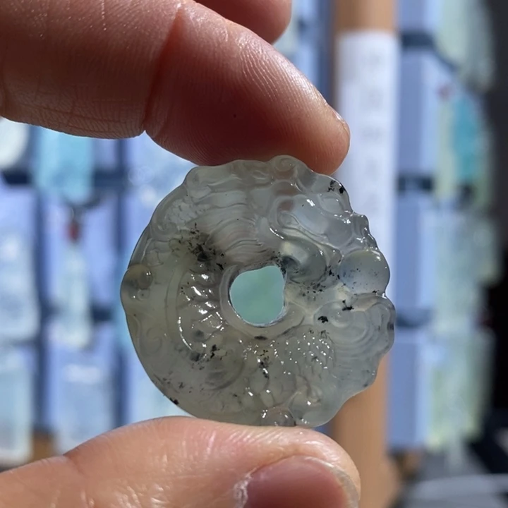 岫玉未镶嵌颈饰吊坠