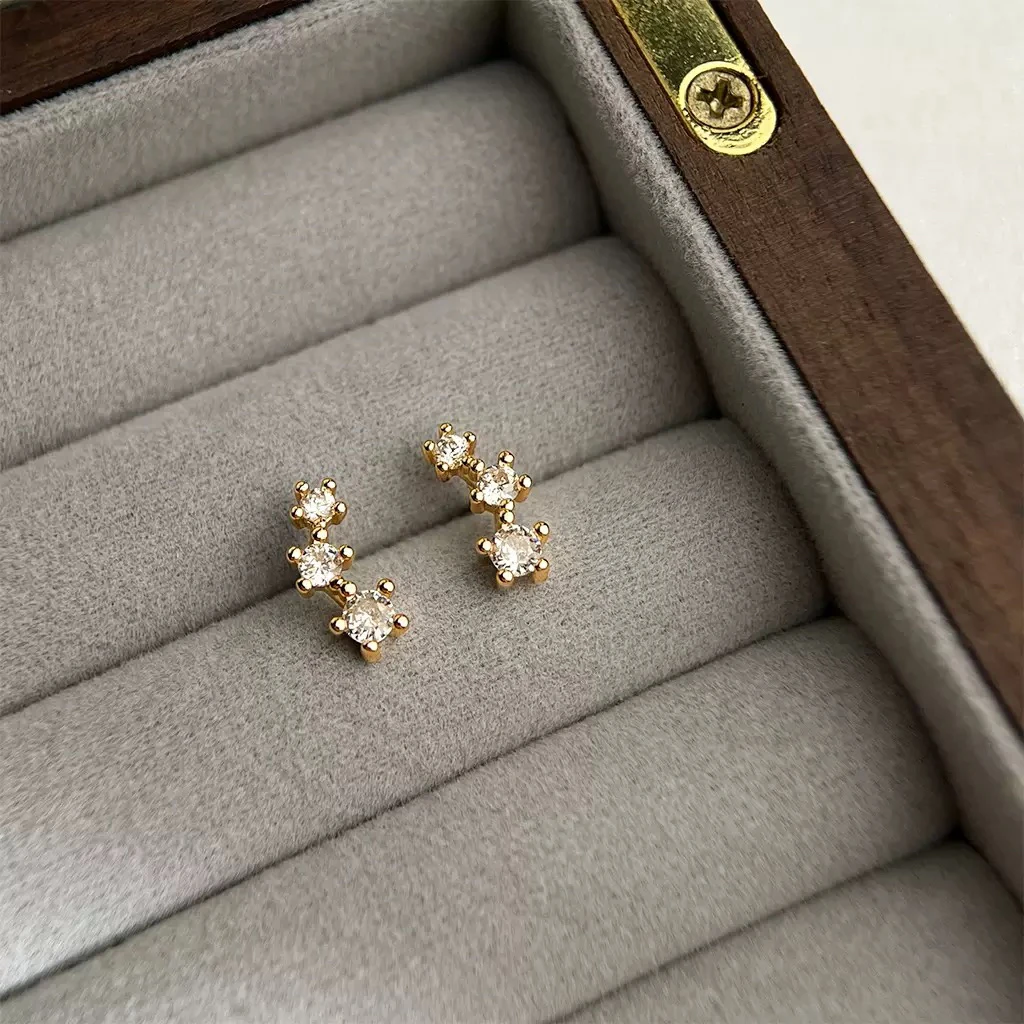 铜合金锆石耳饰 简约小巧耳钉时尚轻奢风立体几何耳环通勤耳饰C07