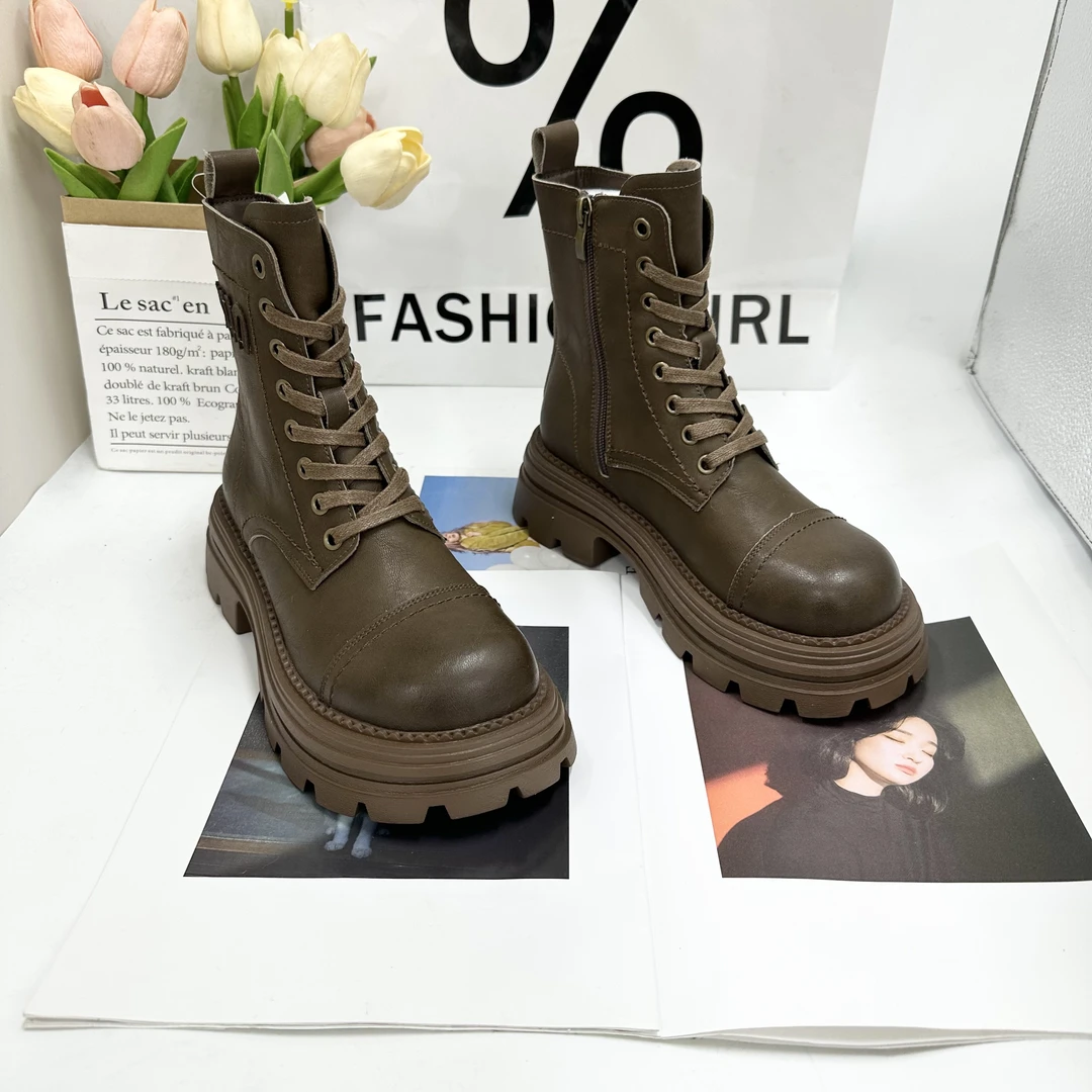 新款气质休闲百搭女士马丁靴A/DDW/8917-010