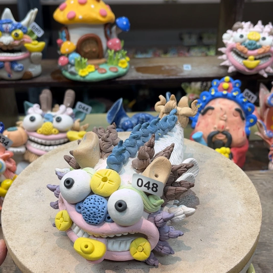 陶瓷纯手工抽象陶瓷摆件048