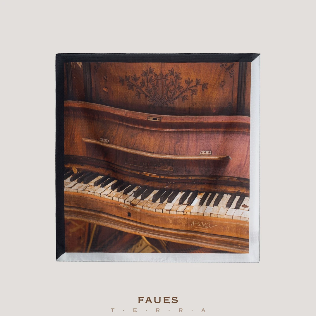 FAUES 贝多芬交响曲-蓝调钢琴 手工精卷边文艺百搭丝棉混纺方巾