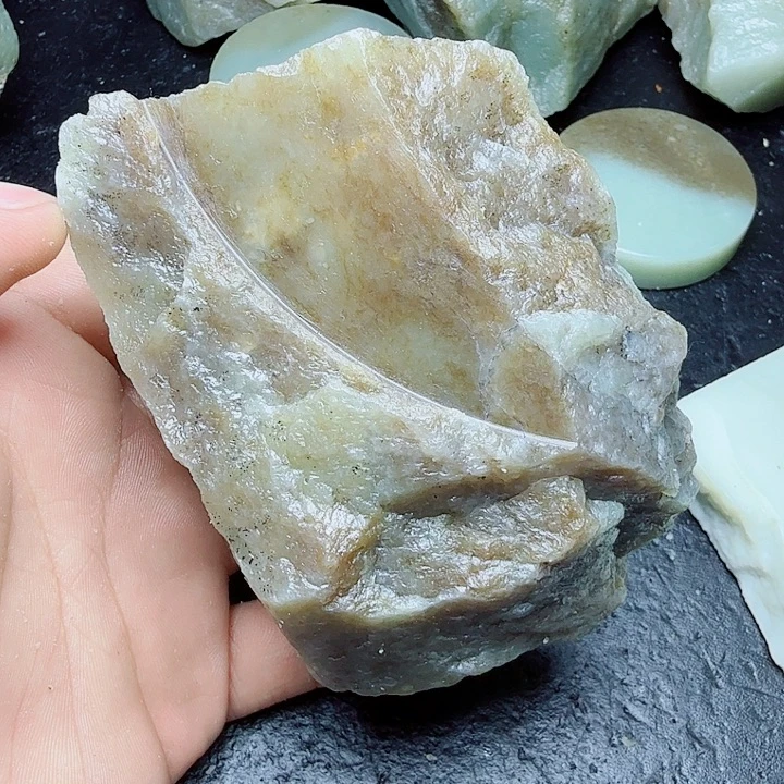未镶嵌和田玉（糖玉）珠宝奇石