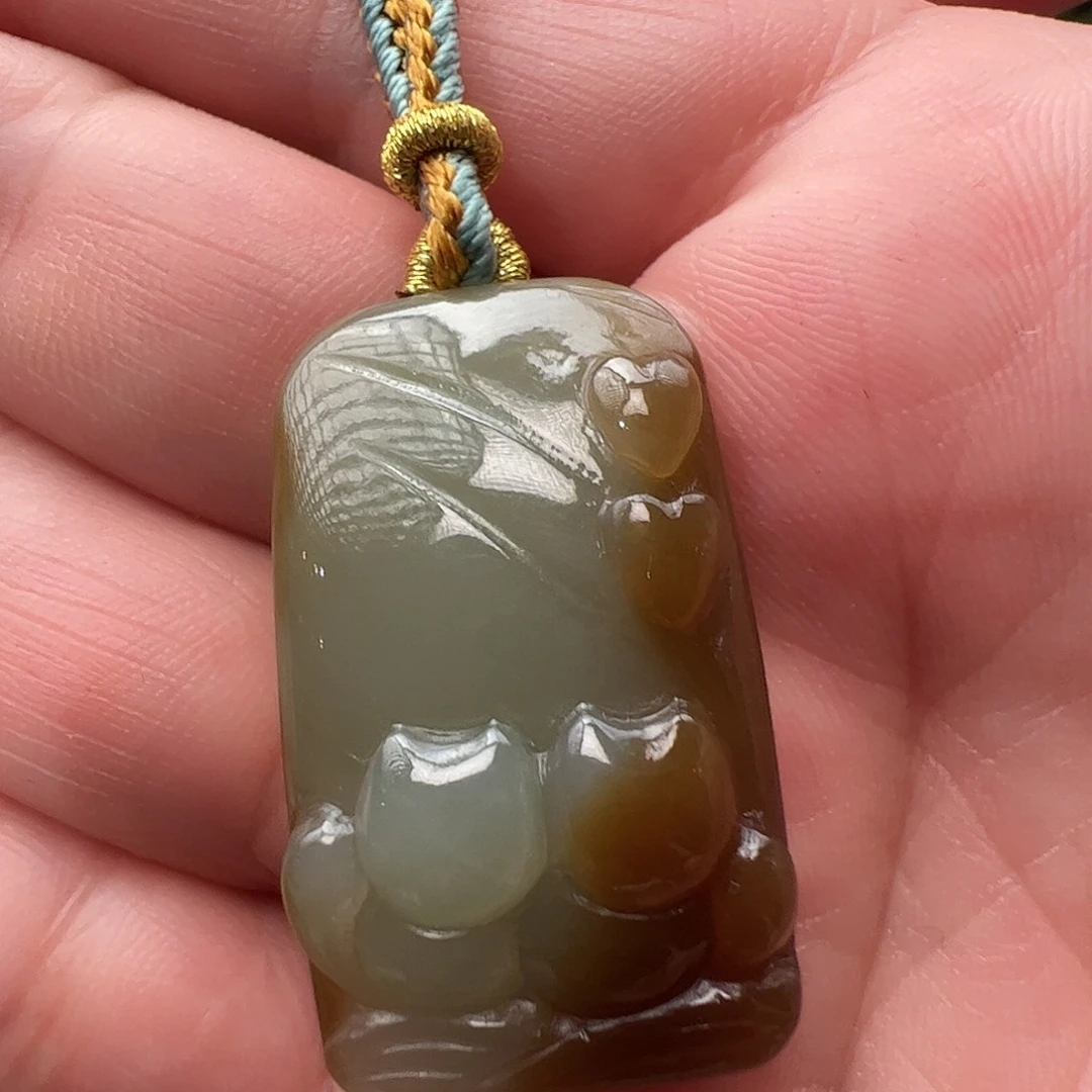 颈饰未镶嵌和田玉（糖玉）