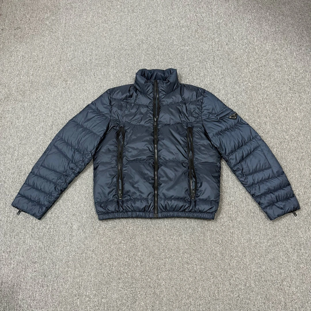 99新 Prada/普拉达 18956059 藏蓝色三角标双拉链羽绒服外套 48码