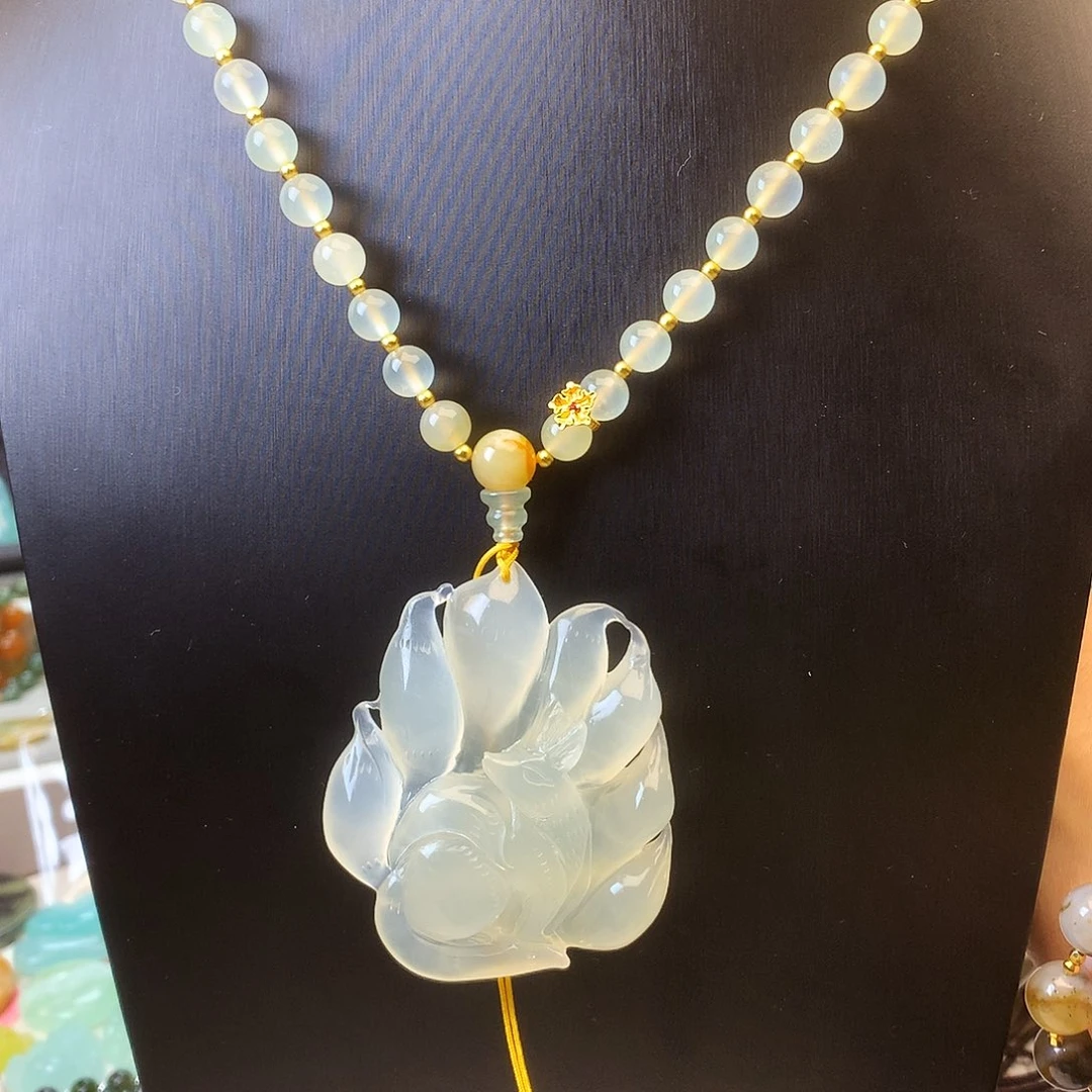 蛇纹石玉颈饰未镶嵌