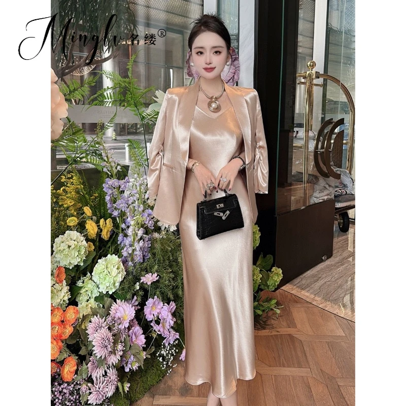 2025秋季新时尚高级感优雅气质西装套装裙女士吊带裙两件套经典套