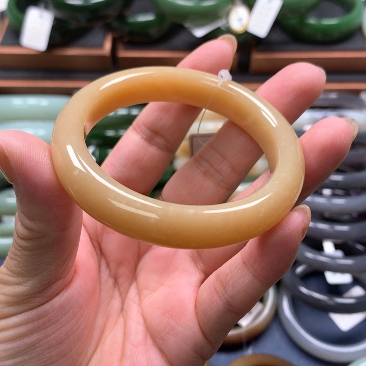 【闪购商品】未镶嵌手镯和田玉