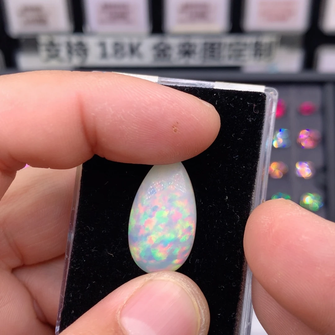 欧泊未镶嵌10克拉白欧泊