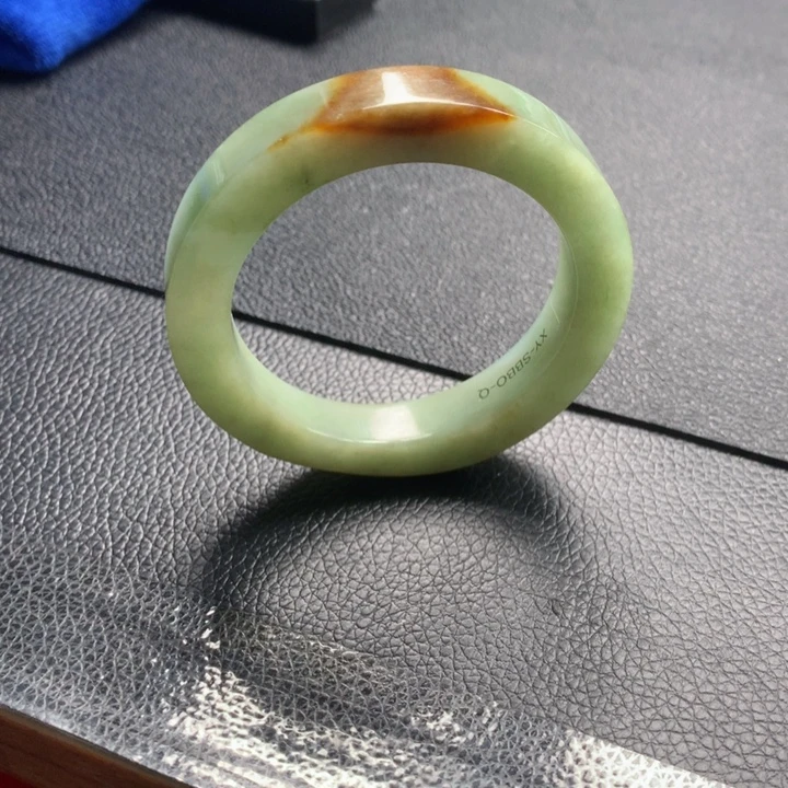 定制翡翠未镶嵌手镯