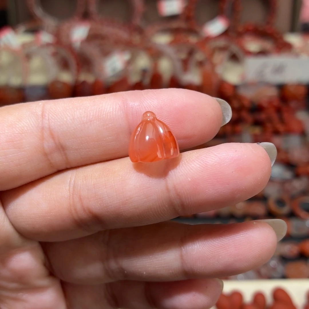 南红玛瑙未镶嵌颈饰滴溜莲蓬