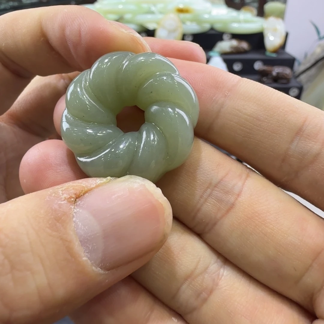 和田玉未镶嵌吊坠(赠链)新疆和田玉麻花扣