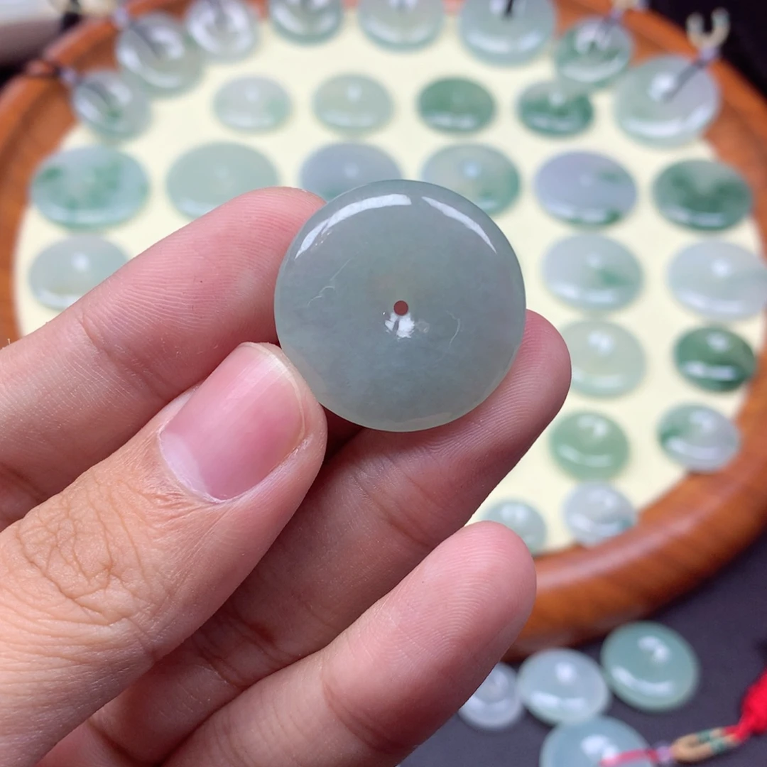 略***略翡翠未镶嵌颈饰吊坠25.6/6mm