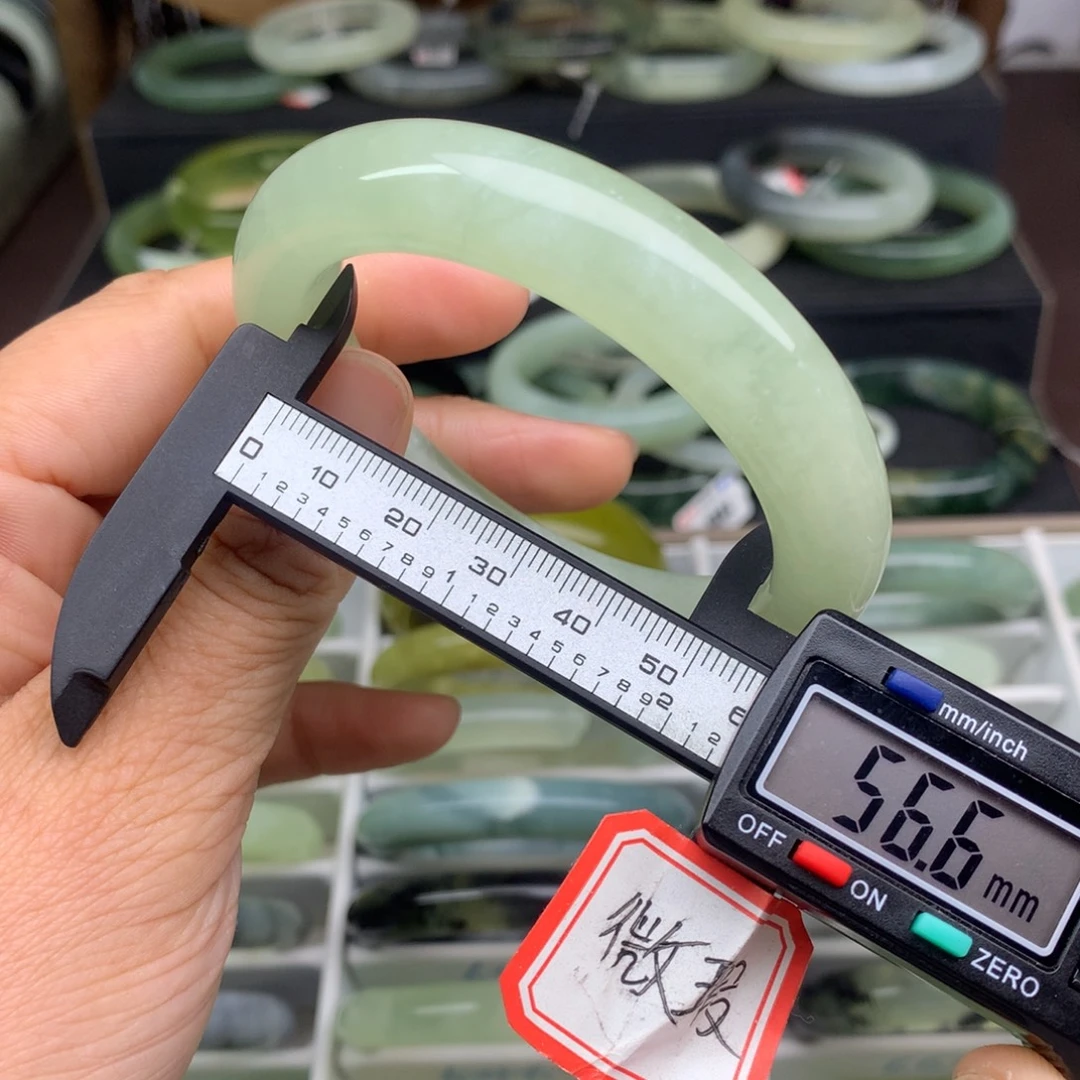 蛇纹石玉未镶嵌手镯678