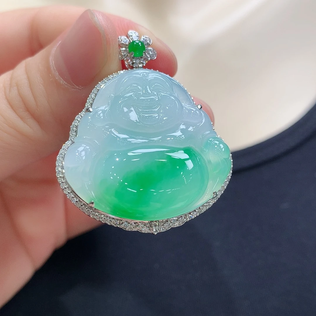 翡翠18K金镶嵌颈饰佛公