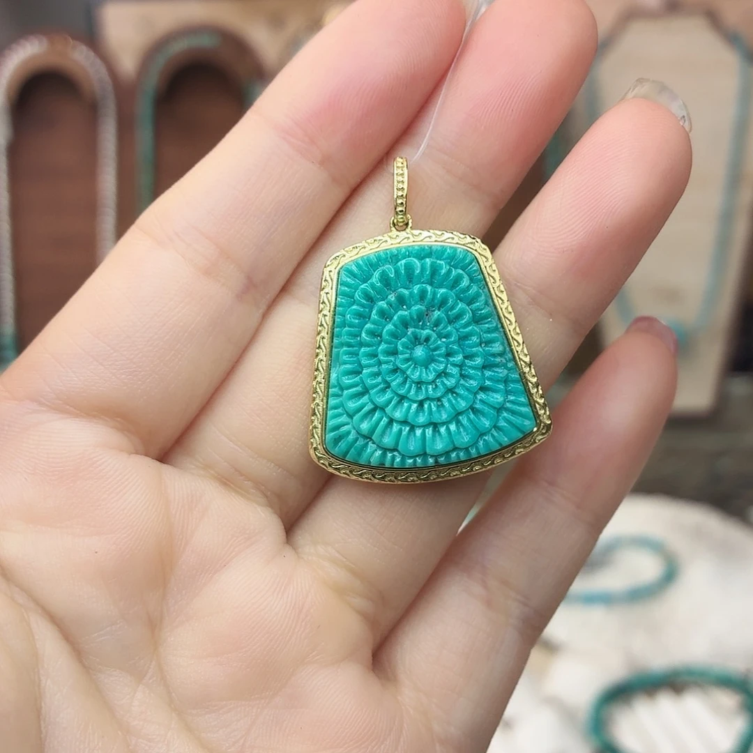 绿松石合金颈饰吊坠
