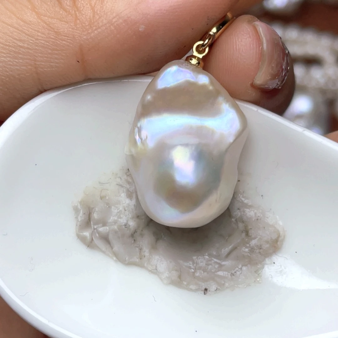 淡水珍珠合金颈饰