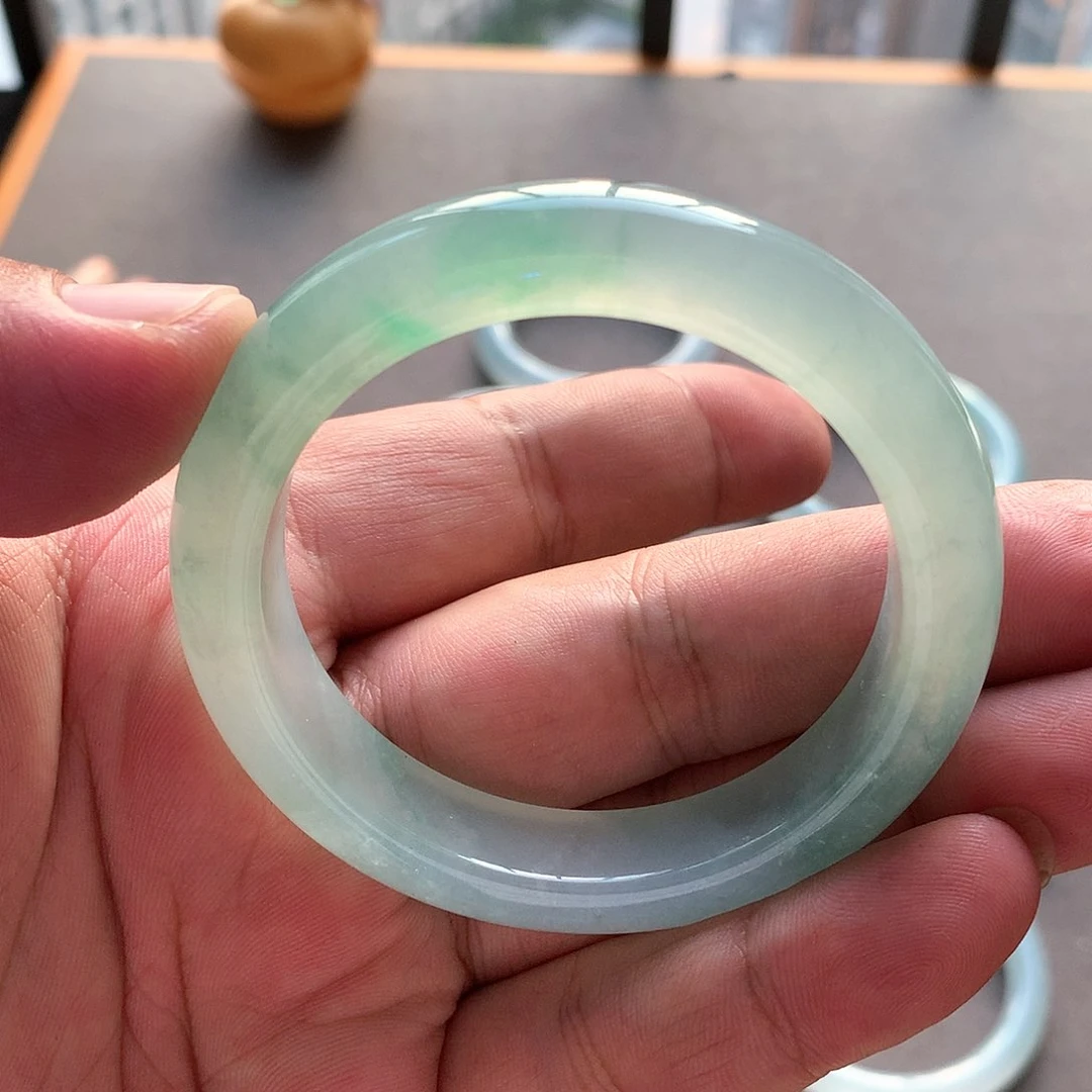 未镶嵌手镯翡翠天然翡翠手镯