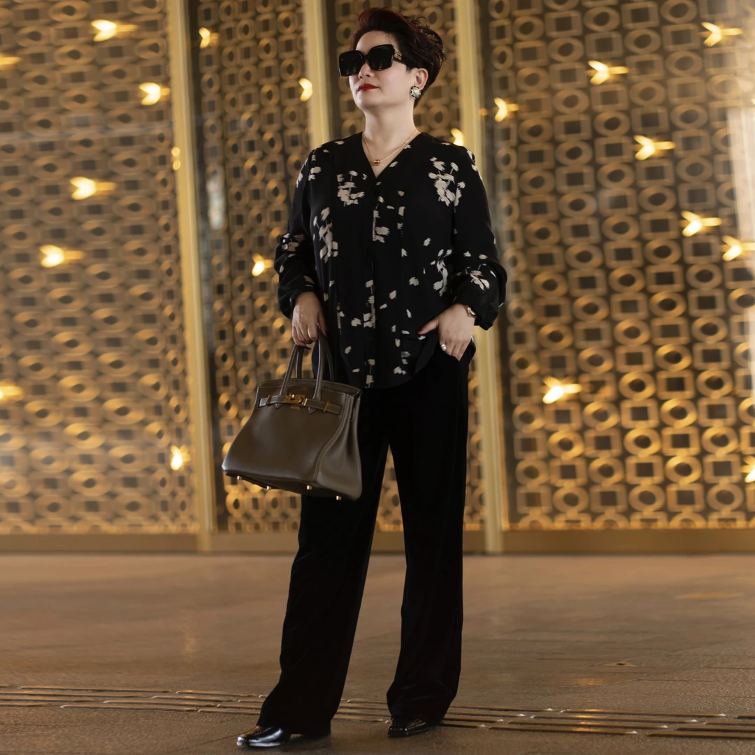 2025早秋V领开衫立裁拼接桑蚕丝印花法式轻奢衬衫SY022