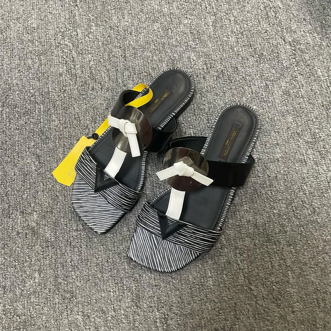 95新 LouisVuitton/路易威登 百搭休闲一字拖鞋 35.5码/10133
