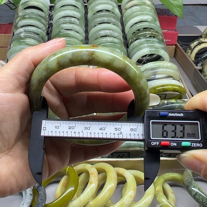 蛇纹石玉未镶嵌手镯59