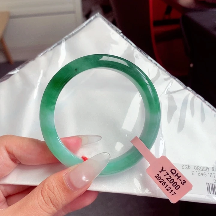 翡翠未镶嵌手镯翡翠