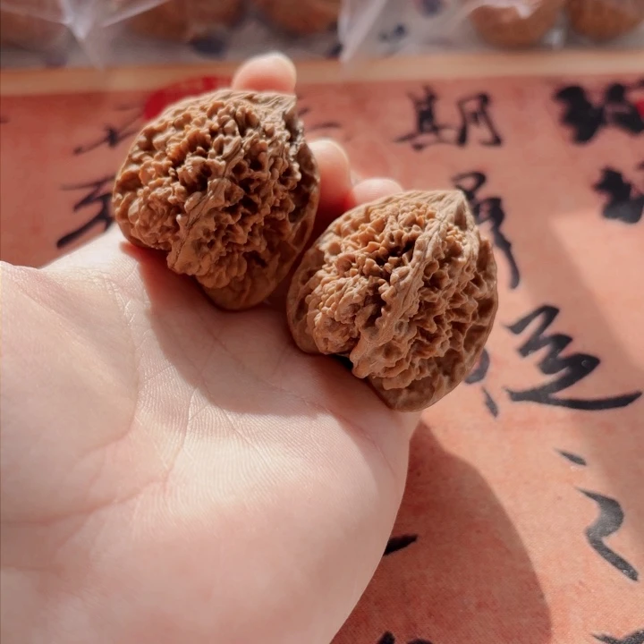 文玩核桃吊坠39老树满天心