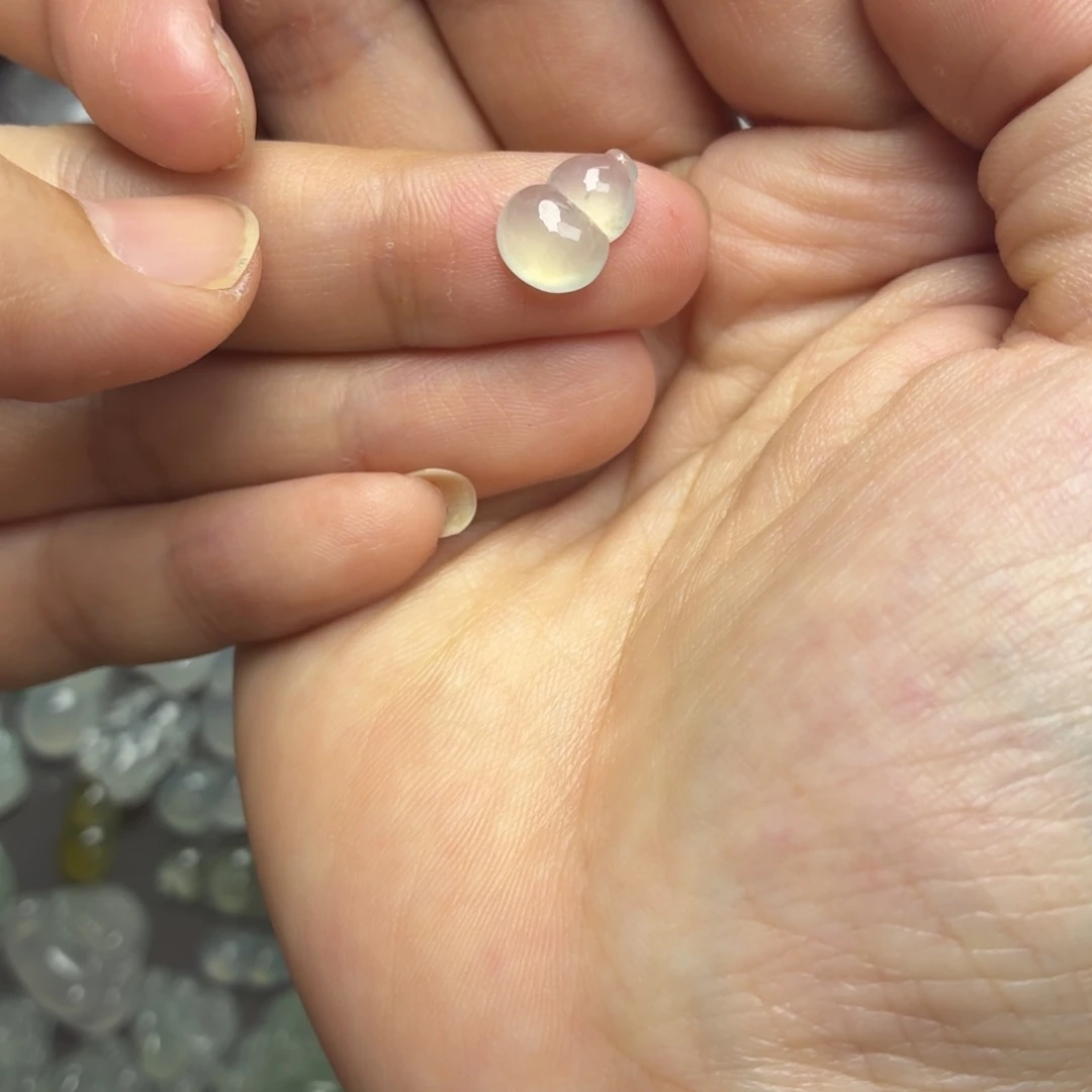 翡翠未镶嵌颈饰白冰葫芦