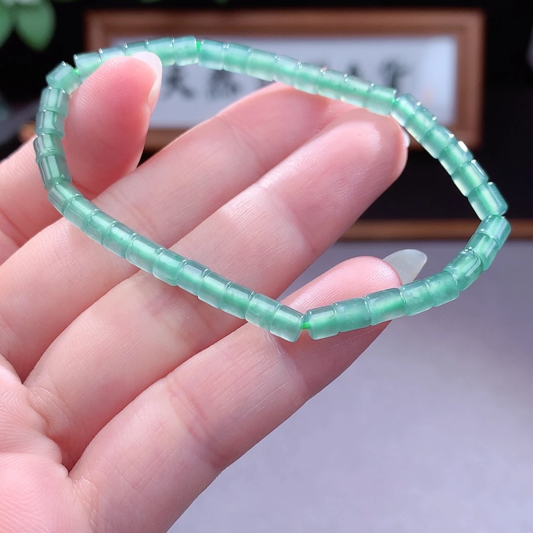 未镶嵌手镯（圆镯）翡翠